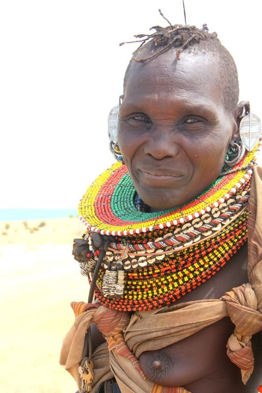 Turkana woman t4a